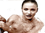 Famous movie star Cameron Diaz is posing nude and swimming in the pool