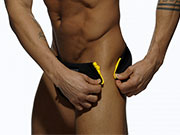 These speedos might seem a little "stripper'ish" but I'd love them!!!
