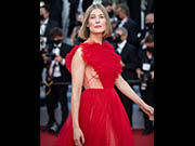 Rosamund Pike sideboob in red dress at the closing ceremony in Cannes